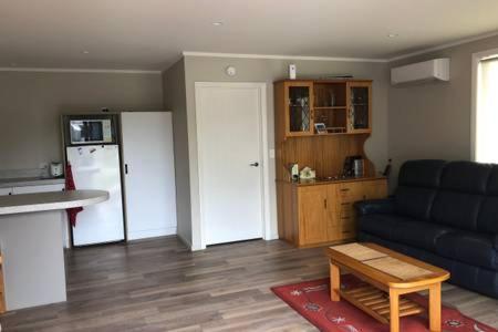 Park-Inn Lodge Dorie Luaran gambar